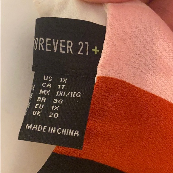 Beautiful FOREVER 21+ Plus size 1x Midi dress - Picture 5 of 5